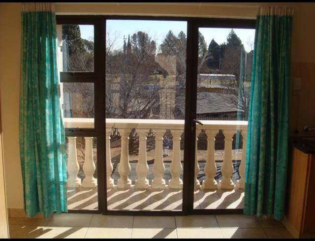 1 BEDROOM PROPERTY TO RENT IN DIE BULT